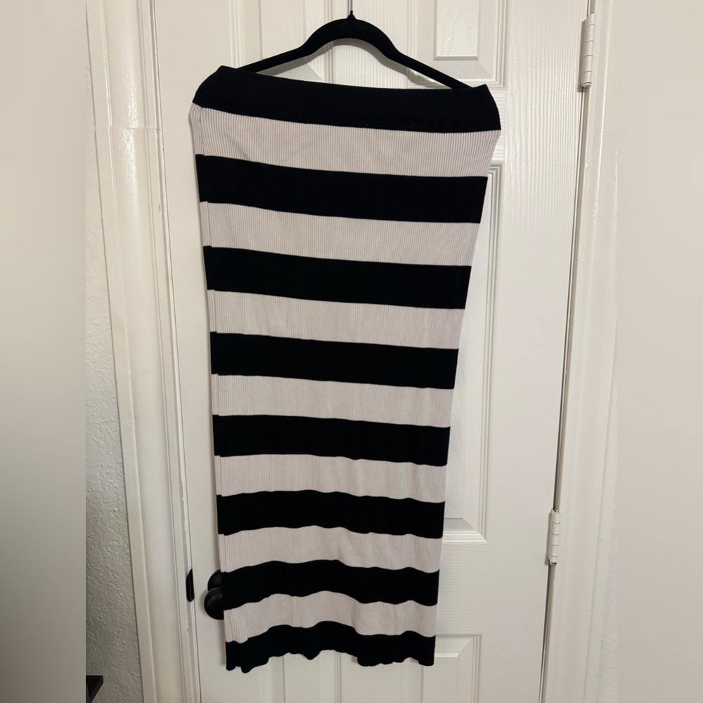 SHEIN Black and White Striped Pencil Skirt